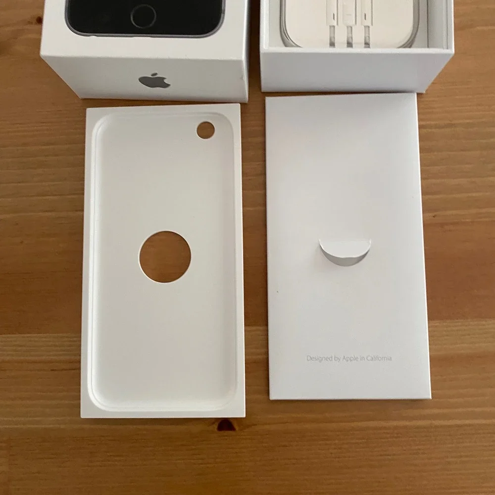 Apple iPhone 6 Space Gray 32GB Original Box and Accessories Set MQ3X2LL/A